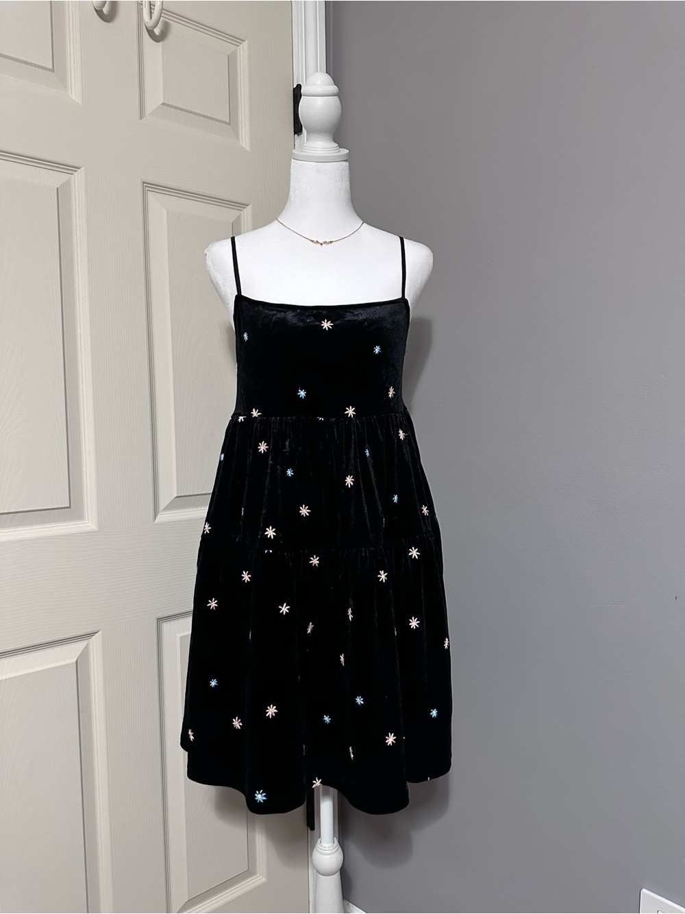 Forever 21 y2k babydoll Black Velvet Spaghetti-Strap with Star Embroidery
